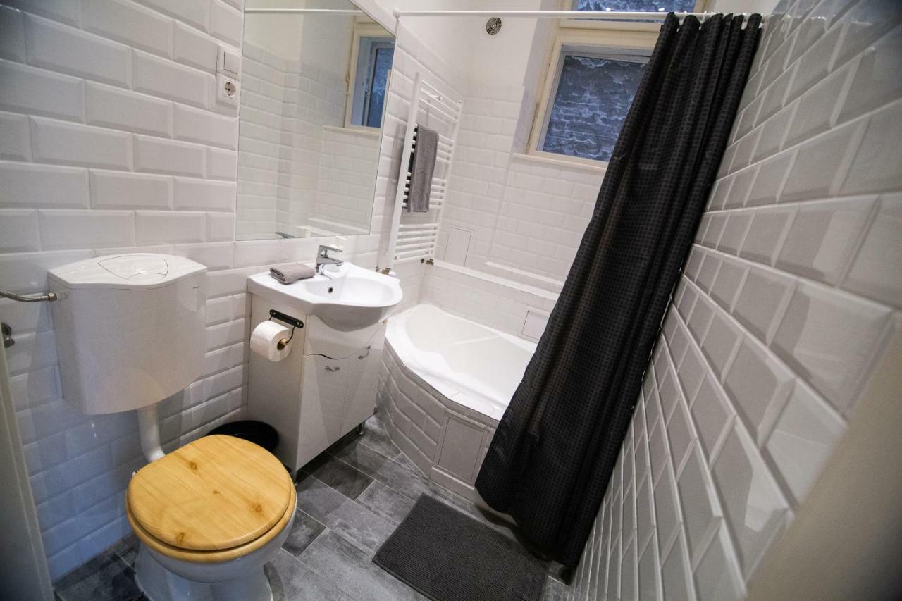 Cheerful And Cozy 2 Bedrooms 2 Bathrooms Apartment With Top Location Budapest Exterior photo